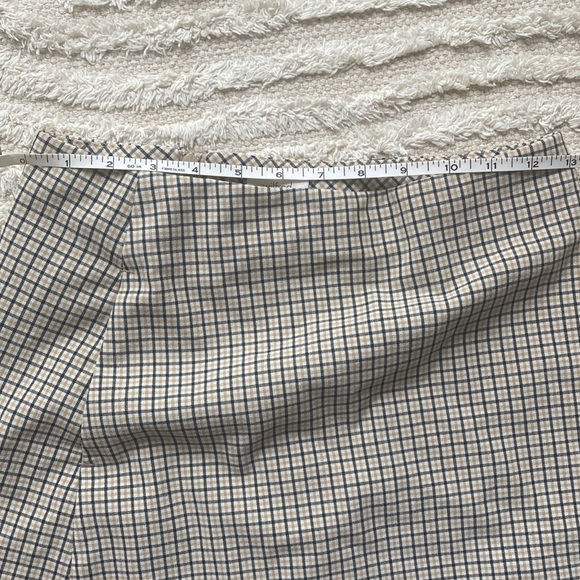 Aritzia Wilfred beige plaid mini skirt size 2 - Picture 9 of 10